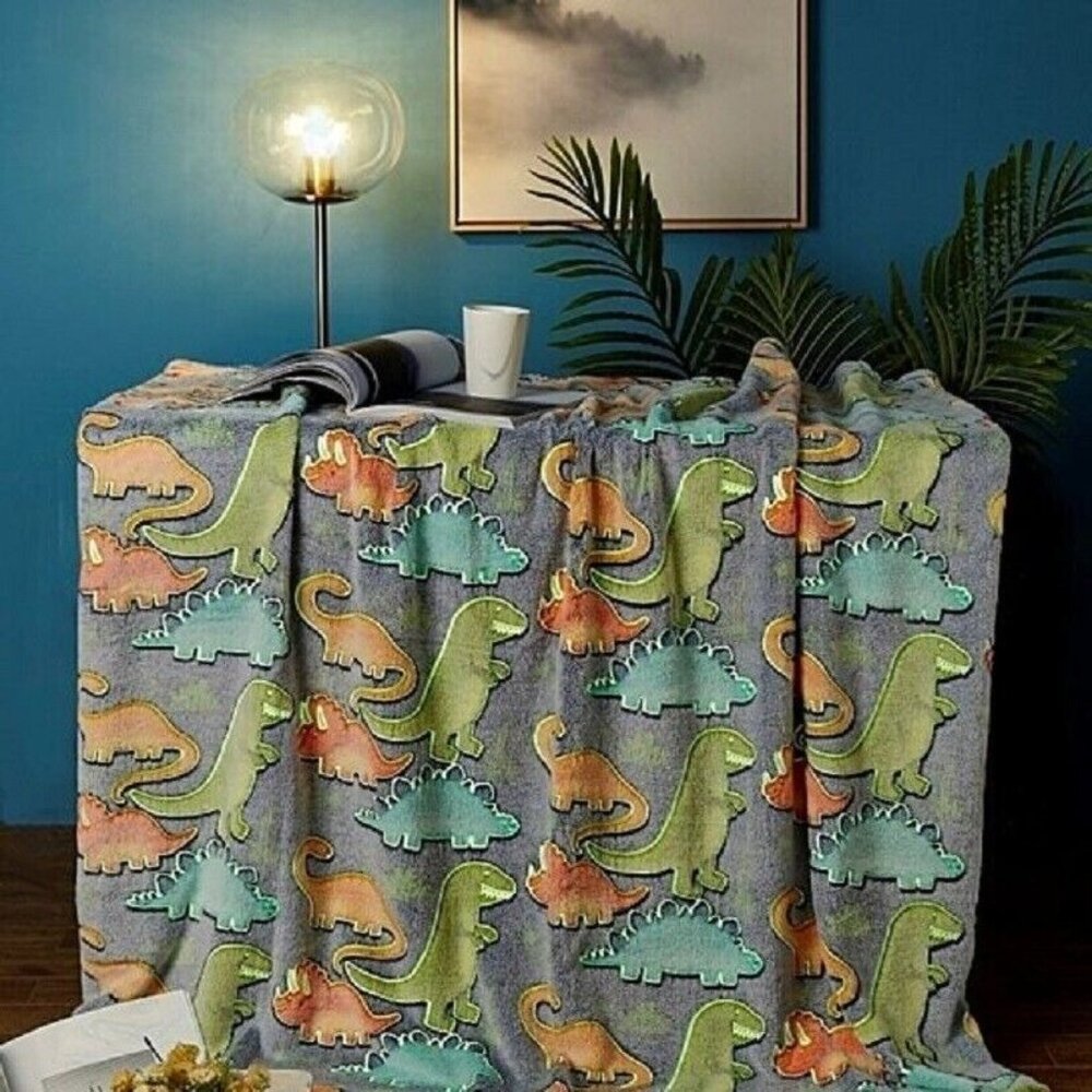 New Dinosaurs Glow in the Dark Luxury Plush Gift Fleece Throw Blanket T-Rex SOFT - Picture 4 of 5